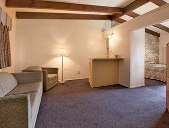 Motel Executive And 2*