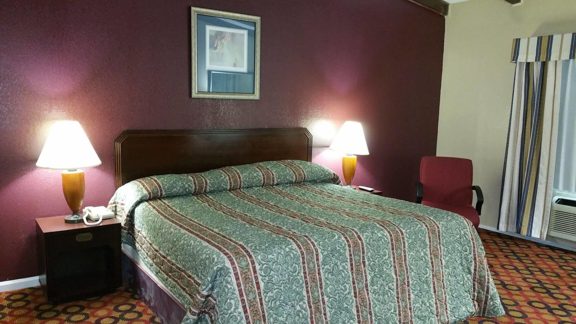 Motel Executive And 2*