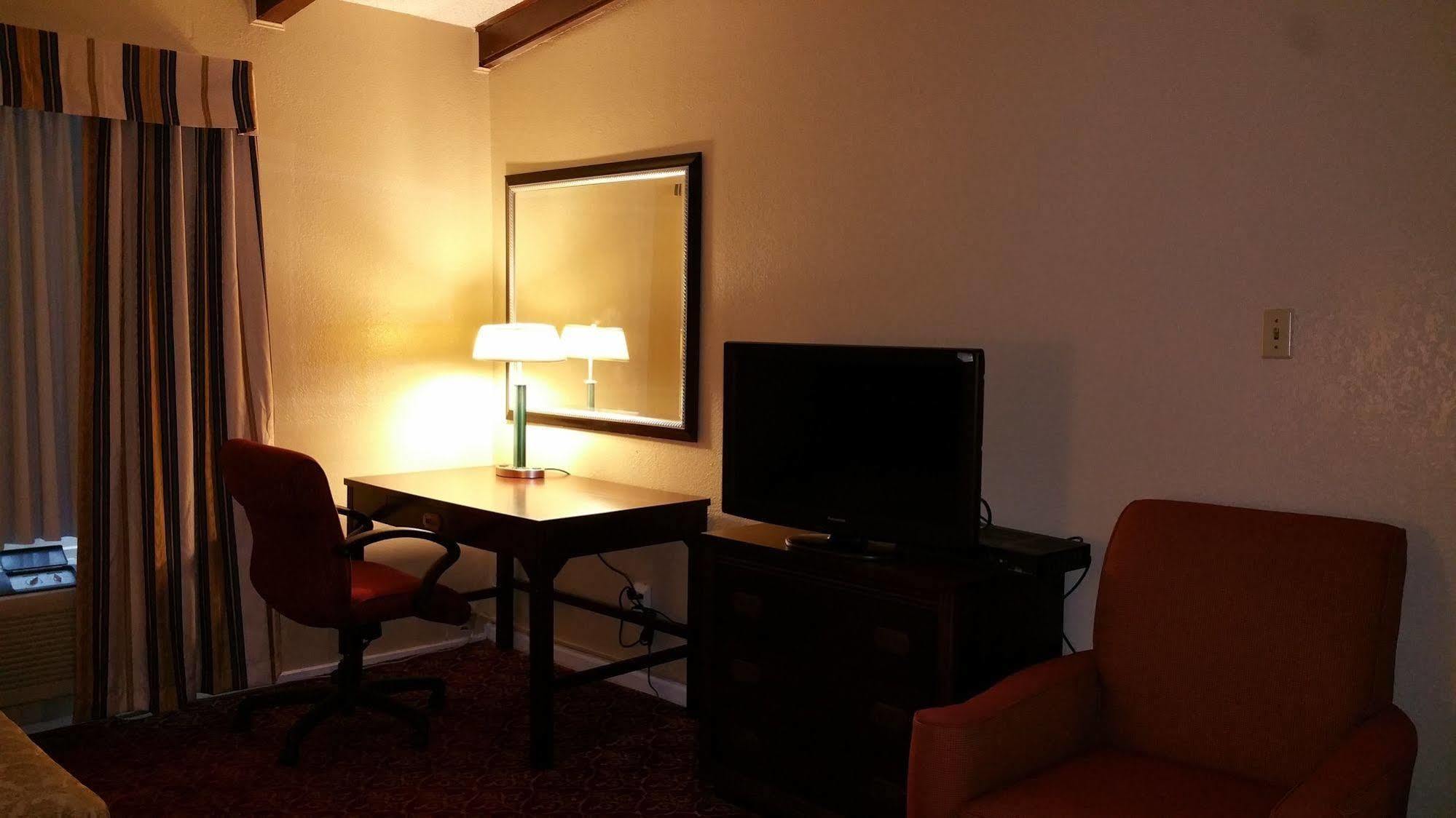 Executive And Motel 2*