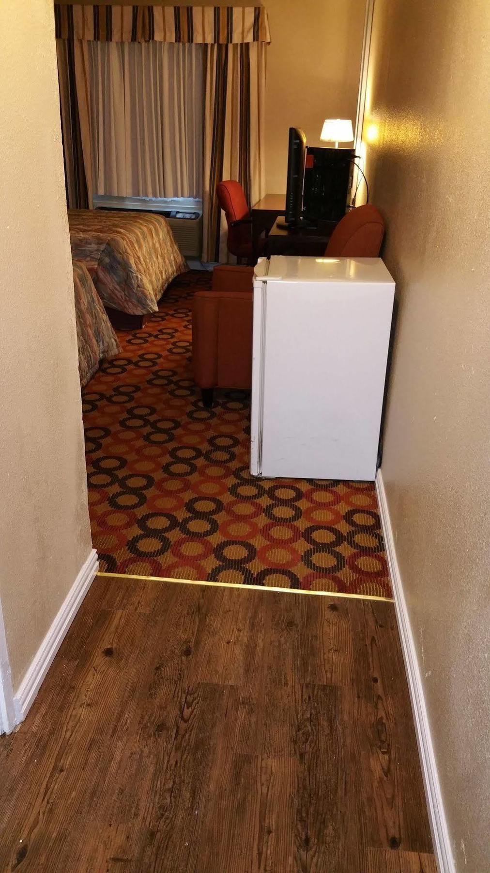 Motel Executive And 2*