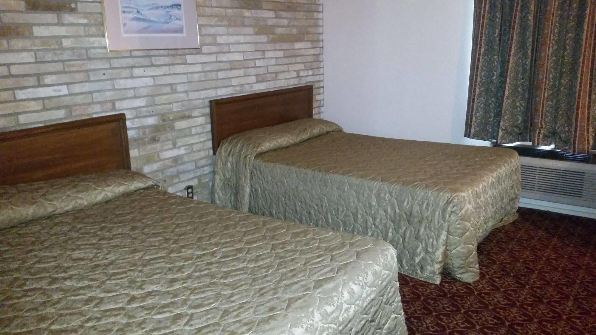 Motel Executive And Waxahachie